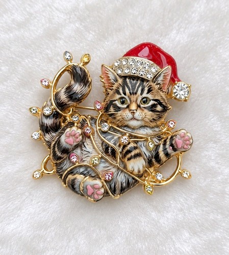 Christmas tabby cat brooch - christmas,